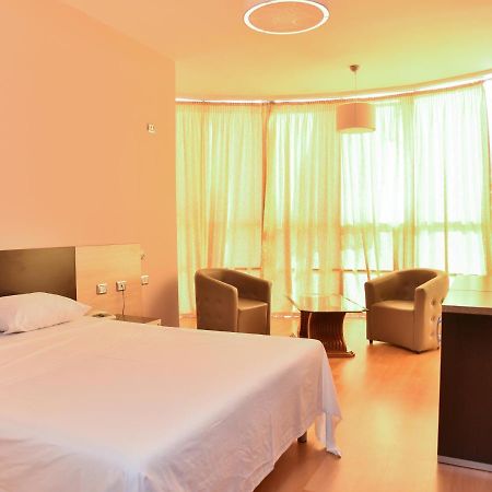 Hotel Continental Dıraç Dış mekan fotoğraf