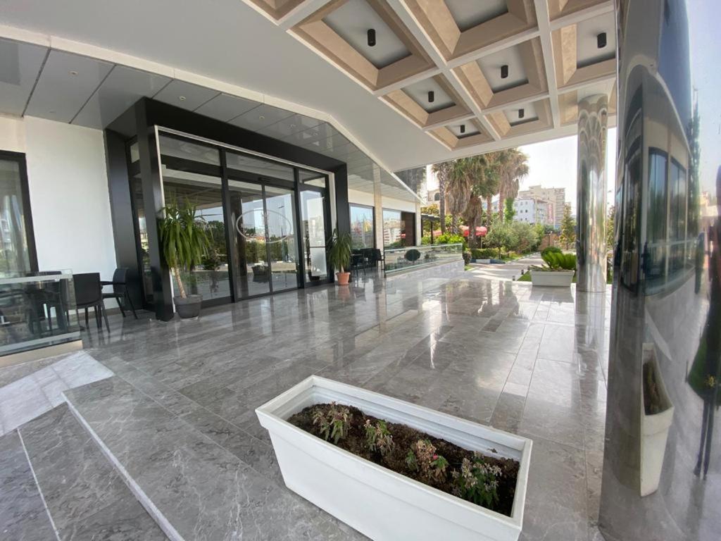 Hotel Continental Dıraç Dış mekan fotoğraf