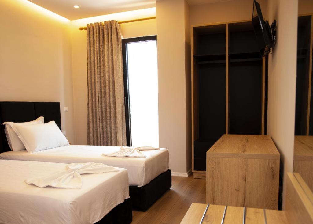 Hotel Continental Dıraç Dış mekan fotoğraf