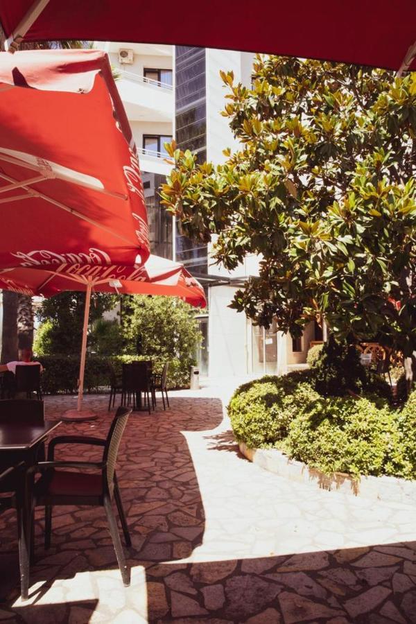 Hotel Continental Dıraç Dış mekan fotoğraf