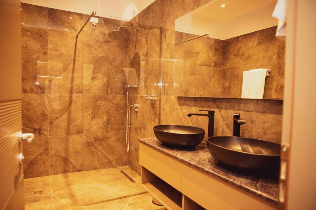 Hotel Continental Dıraç Dış mekan fotoğraf