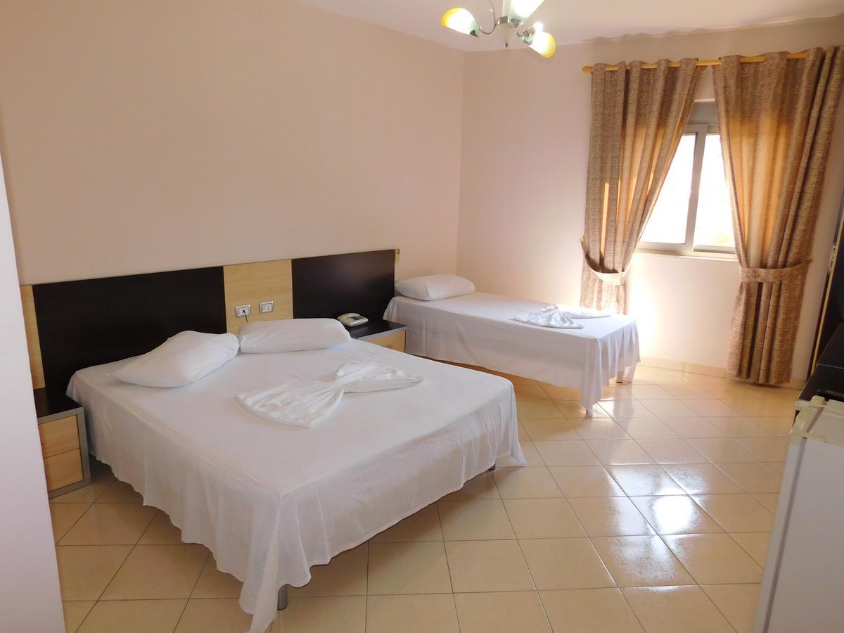 Hotel Continental Dıraç Dış mekan fotoğraf